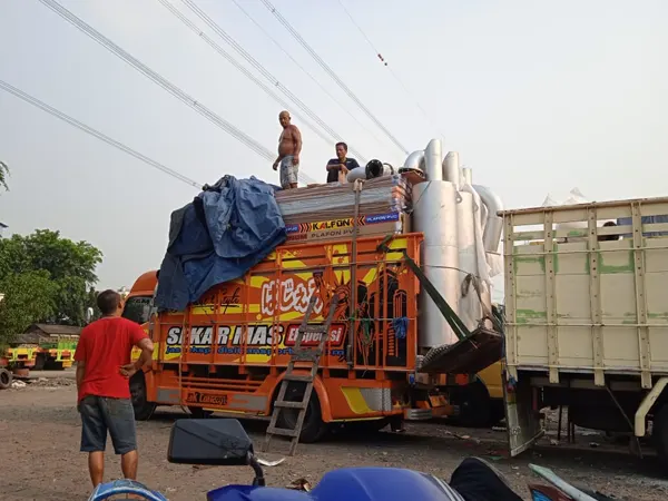 pengiriman barang jakarta makassar 2026