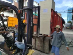 Rental Truk Fuso Spesial Muat Barang dari Tangerang – Menuju Penajam Paser Utara