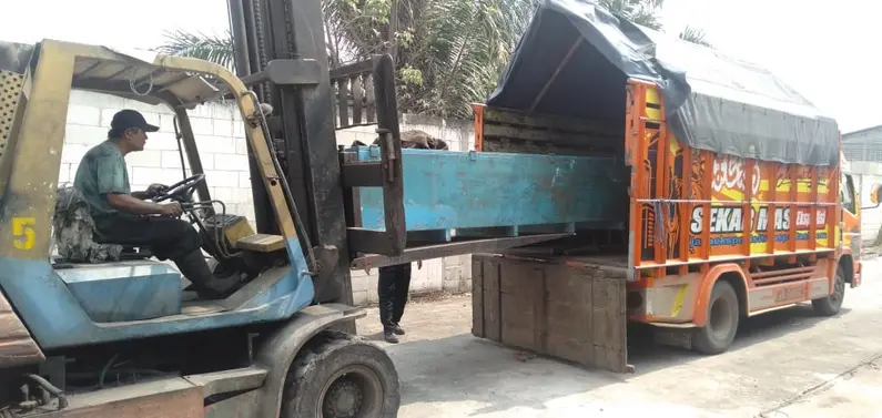 Rental Truk Wing Box Tujuan Pengiriman Berau – Jakarta
