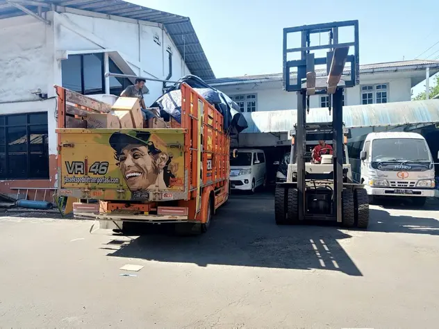 Sewa Truk Engkel Terdekat Untuk Angkut Barang di Jakarta Pusat, Efisien Mendukung Mobilitas Bisnis dan Instansi