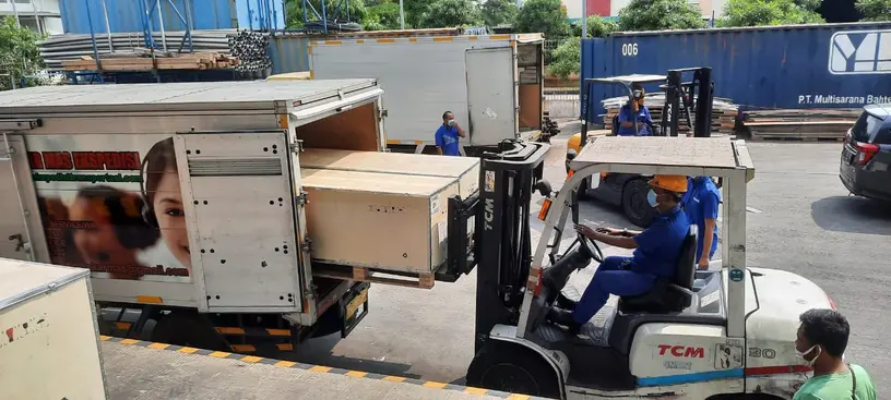Sewa Truk Tronton Spesial Pengiriman dari Tangerang – Tujuan Kutai Kartanegara